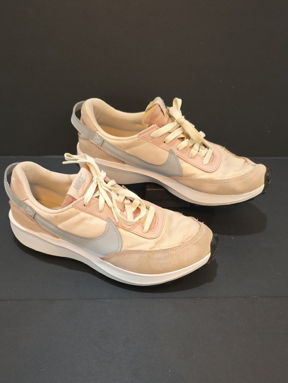 Nike Waffle Debut Women’s Retro Runner Sneakers in Pink and Gray Size 9